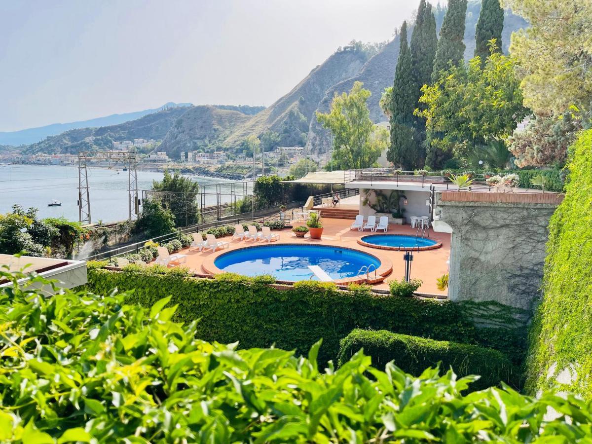 Apartament On The Sea And With Swimming Pool Таормина Экстерьер фото
